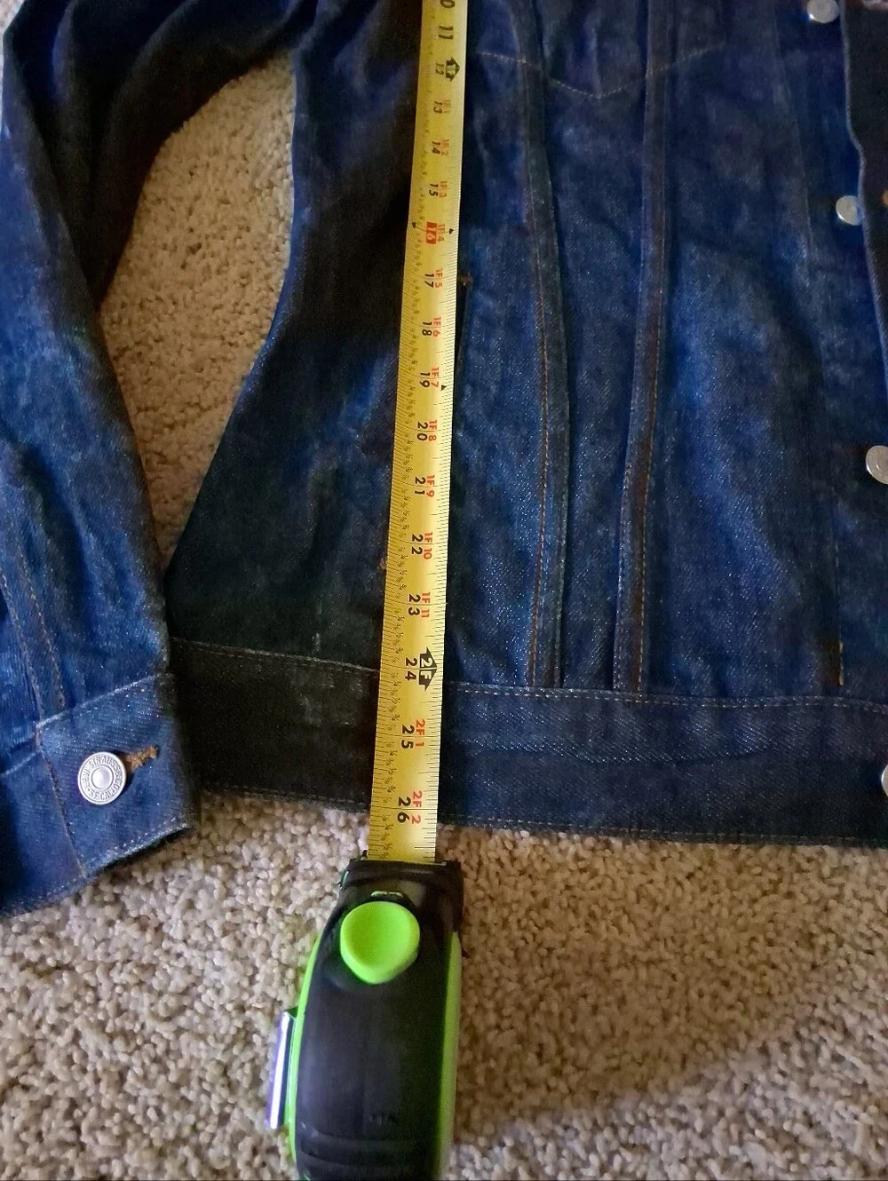 Vintage 1990's Levi Dark Blue Denim Trucker Jacket. Size XL